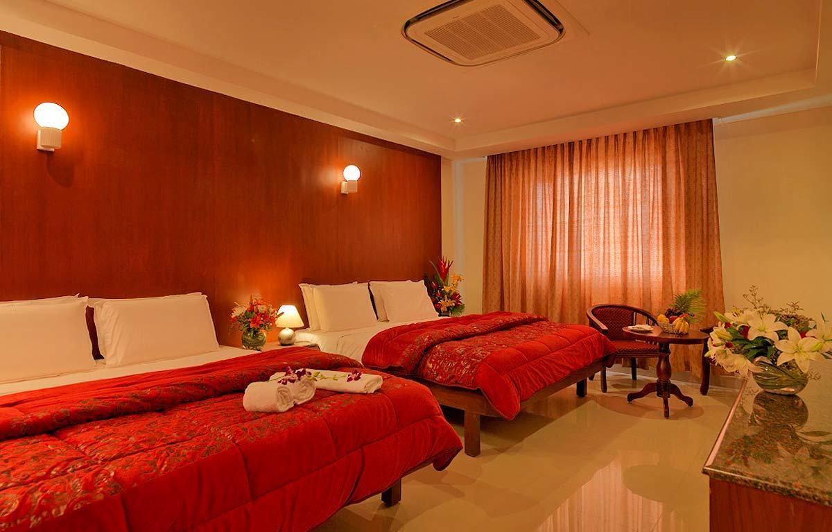Dhanunjayas Luxury Hotel Hosūr Exteriér fotografie