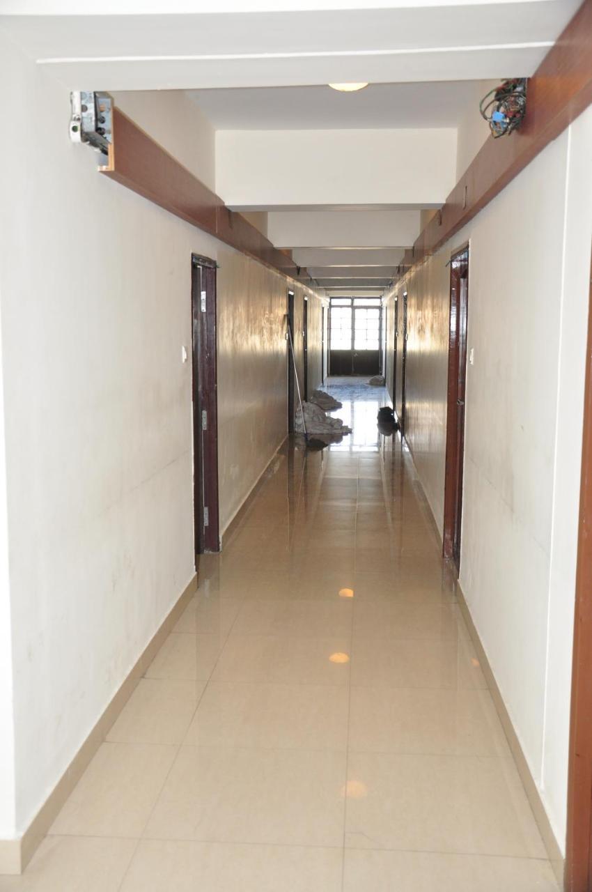 Dhanunjayas Luxury Hotel Hosūr Exteriér fotografie