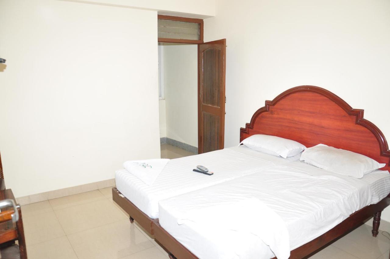 Dhanunjayas Luxury Hotel Hosūr Exteriér fotografie